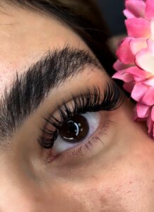 اکستنشن مژه مگا اسپایکی در پردیس